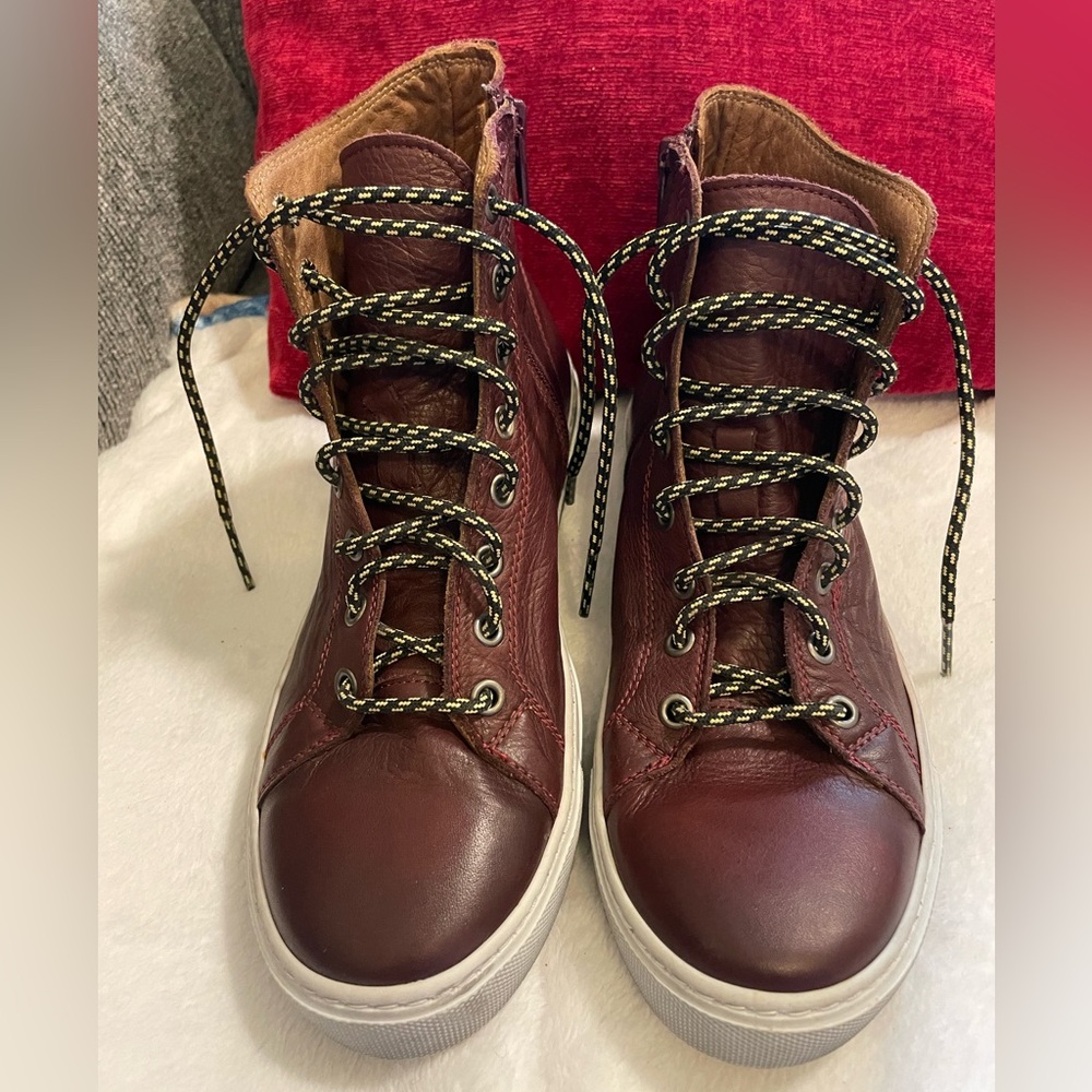 Womens Bueno High Top Zipper Leather Sneakers